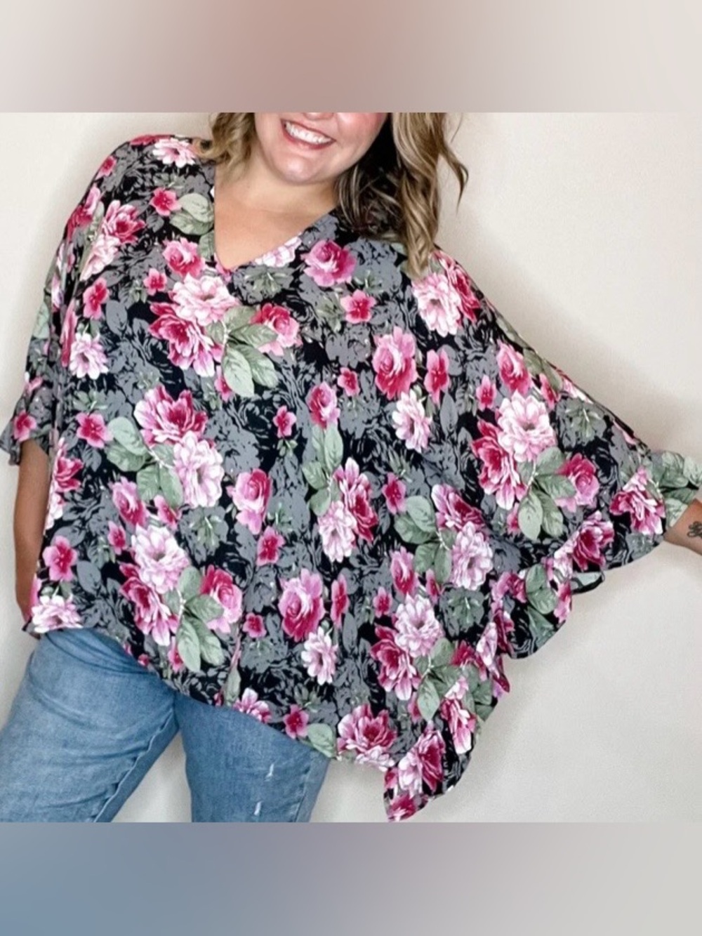 Emily Wonder‎ Floral Poncho Top Plus Size 2X/3X Black Pink Boho Ruffle Sleeve